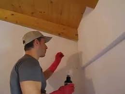 Se durante il cambio armadio porti su dalla cantina (o giù dalla soffitta) dei capi che hanno preso l'umidità, prima di riporli controlla bene che non abbiano segni di muffa. Come Evitare La Formazione Di Muffa In Cucina Tutto Per Casa