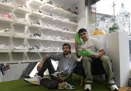 Cierra la tienda que vendía zapatillas deportivas de hasta 20.000 euros en Bilbao