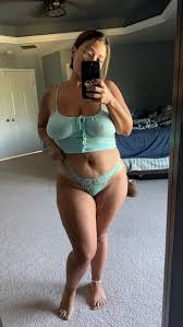 Cherr.Bearr22 shows off her tongue and peach - her desirable glimpse on EroMe!