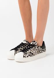 We did not find results for: Adidas Originals Superstar Sports Inspired Sneaker Low Core Black Offwhite Gold Metallic Schwarz Zalando De