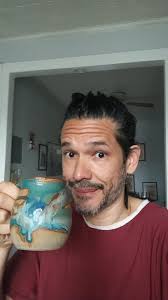 Here in Brazil, I like to start my Parque walk 🚶‍♂️ with 4 mini coxinhas  with my coffee...muito delicious 😋