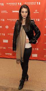 Pin By Jessica Faith On Fashion Adelaide Kane Best Leather Jackets Reign Fashion