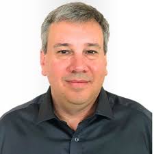 Después de completar un mes liderando el equipo de TI en Clear Channel  Chile de manera interina, enfrentando los desafíos de logística y cultura,  ¡puedo decir que no hubiera sido posible llegar