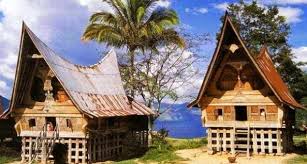 Rumah adat batak toba adalah salah satu kekayaan budaya dan peninggalan sejarah yang berasal dari nenek moyang kita. Rumah Bolon Rumah Adat Batak Tobatimes