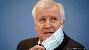 Da sach noch einer, et gibt keine weihnachtswunder. Coronavirus Digest German Interior Minister Horst Seehofer Tests Positive News Dw 10 05 2021