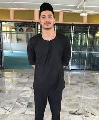 Born on 14 september 1990, this tall and dashing young man started his since the start of his career, fattah amin has gone to win many awards such as hero remaja. Edtv Sembang Oh Datuk Yusof Haslam Bapa Saudara Fattah Amin