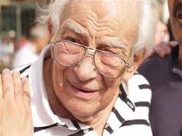 أكد الفنان رشوان توفيق، إن زواجي استمر مع زوجتي الراحلة 62 عامًا، ولم أخنها ولا مرة، أو أنظر إلى أخرى غيرها، وعندما كنا نختلف، أخرج إلى مسجد السلطان أبو العلا. Ø§Ø¨ØªØ¹Ø¯ Ø¹Ù† Ø§Ù„ØªÙ…Ø«ÙŠÙ„ Ø¨Ø³Ø¨Ø¨ Ù…Ø±Ø¶ Ø²ÙˆØ¬ØªÙ‡ ÙˆØ§Ø¨Ù†ØªÙ‡ Ù…Ø°ÙŠØ¹Ø© Ø´Ù‡ÙŠØ±Ø© Ø­ÙƒØ§ÙŠØ§Øª Ù…ØµØ±Ø§ÙˆÙ‰