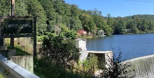 Maybe you would like to learn more about one of these? Western Nc Getaway Best Things To Do In Highlands Nc Waterfalls And More The Common Traveler