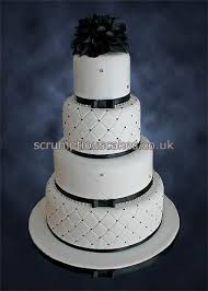 Black And White Wedding Cakes With Bling Wedding Cake 817 Black White Quilted With Bling Cool Wedding Cakes Wedding Cake Quilted Bling Wedding Cakes