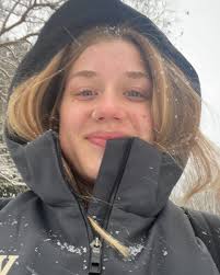 Emma (@emma.claire.devries) • Instagram photos and videos