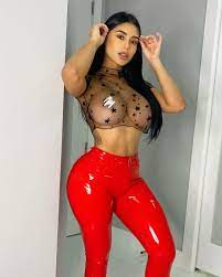 Mia Francis bares all in sultry nude gallery