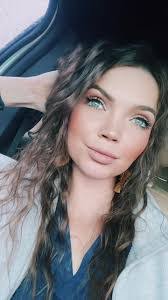 Evelyn Beauchamp's Instagram, Twitter & Facebook