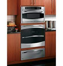 Half size convection oven constructed of heavy duty stainless steel with small footprint design for all countertops. Stand Alone Vs Wall Ovens Choosing A Kitchen Oven Modernize