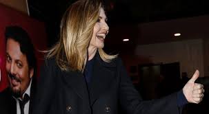 Un'ora sola vi vorrei, il le più commentate. Con Brignano Divertimento Da Star Sull Onda Di Oscar Wilde