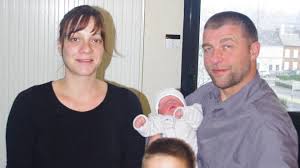 Les quatre forment un groupe et à force de travail et de persévérance, le succès commence à pointer le bout de son nez. Les Premiers Bebes De L Annee N Ont Pas Tarde A Pointer Le Bout De Leur Nez