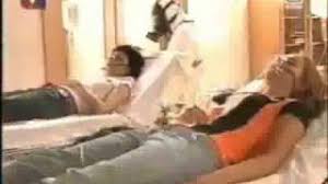 A novela da autoria da casa da criação teve nove temporadas, mais de 2000 episódios e centenas de atores e figurantes, que passaram a ser caras bem conhecidas do pequeno. Marta Faial Morangos Com Acucar Serie3 Virus Ataca Daniela No Colegio Youtube