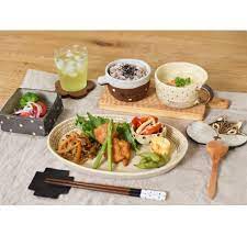 お昼ご飯 の様子です 冷凍唐揚げがメインのあり合わせごはん 岡崎順子 さんの ピノキオカップ 小沢賢一 さんの カッティングボード 金成潤子 さんの スープカップ food cheese board cheese