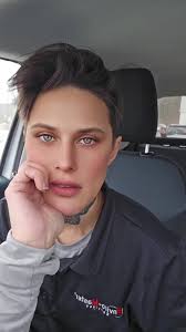 Kelly Klarsons Stunt Double