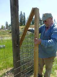 Tarter's wire fence stretcher/unroller holds, unrolls and stretches heavy wire fencing up to 65 tall. Pin On Homesteading Survival
