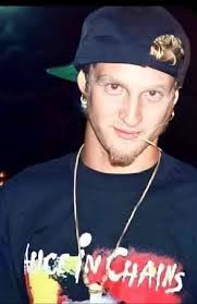 Aaron Lakes's Instagram, Twitter & Facebook