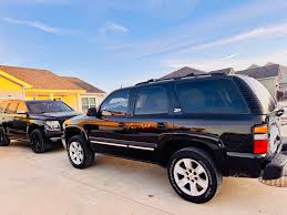 Hummer H2 springs + no rear sway bar = some serious flex