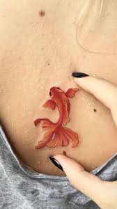 Pin On Tatuajes Para Mujeres Con Significado De Familia Si le preguntas a una mujer que diseño elegirían para su hombro, las aves en vuelo, flores, mariposas y. tatuajes para mujeres con significado