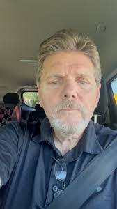 Daniel Mosher's Instagram, Twitter & Facebook