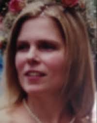 Sarah Holbrook's Instagram, Twitter & Facebook