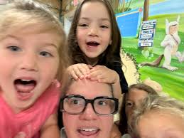 STUDIO 8 performing arts‎