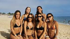 Julian's school, prosseguindo os estudos no curso de comunicação social e cultural, na universidade católica portuguesa, em lisboa. Em Biquini Mae De Carolina Patrocinio Impressiona Com Curvas Invejaveis