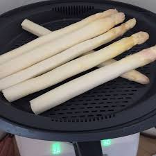 Spargel Mit Zucchini Krautersosse Mein Zaubertopf Rezept Spargel Thermomix Spargel Krautersosse