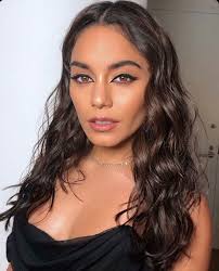 If You Didn T Undergo A Major Hair Transformation By The Time The Cherry Blossoms Bloom In 2020 Vanessa Hudgens Short Hair Vanessa Hudgens Hair Vanessa Hudgens Makeup