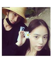 Lüks ev, seul'deki en pahalı bölgelerden birinde yer alıyor. Lily S Take Taeyang And Min Hyo Rin To Wed Hancinema