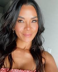 Lisa Rosario's Instagram, Twitter & Facebook