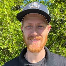 Darrell Cahill's Instagram, Twitter & Facebook