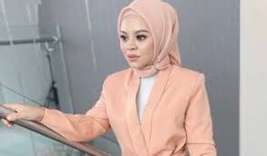 Siti sarah's management company, indigital music, issued a statement confirming her death with sadness and a heavy heart. Hidung Siti Sarah Beautifulnara Gosip Artis Malaysia Terkini
