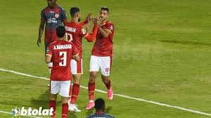 * بعد أن يختار أحد أدعية السجود ، يسن له أن يدعوا بما شاء ،لأن «أَقْرَبُ مَا يَكُونُ الْعَبْدُ مِنْ رَبِّهِ وَهُوَ سَاجِدٌ، فَأَكْثِرُوا الدُّعَاءَ». Ø¨Ø§Ù„ÙÙŠØ¯ÙŠÙˆ Ù…Ø­Ù…Ø¯ Ø´Ø±ÙŠÙ ÙŠØ³Ø¬Ù„ Ù‡Ø¯Ù Ø§Ù„Ø£Ù‡Ù„ÙŠ Ø§Ù„Ø£ÙˆÙ„ Ø£Ù…Ø§Ù… Ø³ÙŠÙ…Ø¨Ø§ Ø¨Ø·ÙˆÙ„Ø§Øª