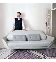 Die leicht raue oberfläche des gedrehten. Favn Dreisitzer Sofa Fritz Hansen Milia Shop