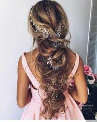 Kahkül saç kesimi isteyen insanlar için önemli bir soru kahkül modelleri hangi yüze yakışır olmalı. Ezberbozan Acik Gelin Saci Modelleri Dugun Telasi