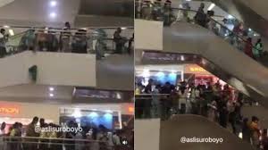 Gempa berkekuatan magnitudo 6,1 merusak puluhan bangunan di sejumlah wilayah jawa timur. Opei15ssqlycvm