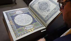 Para ulama berbeda pendapat mengenai kebolehan muslimah yang sedang haid atau nifas membaca alquran. Baca Ayat Kursi Tak Terhalang Masuk Surga Saat Mati Korankaltim Com