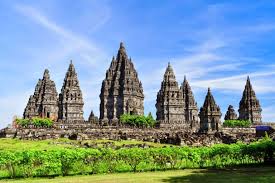 Arsitek adalah seorang ahli di bidang ilmu arsitektur, ahli rancang bangun atau ahli lingkungan binaan. Prambanan Keindahan Arsitekturnya Propertyinside Id