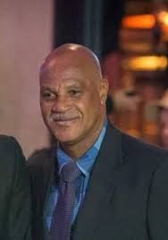 Enganó a su papá cuando estaba borracho haciendo creer que eran las notas  de la escuela.