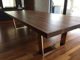 Table De Salle A Manger 128 X 52 En Noyer Noir Avec Pietements En Acier Plaque Or 12 Carats Une Realisation Signe Concept Girou Dining Table Furniture Home
