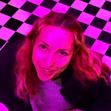 Lucy Mosley (lucymosley_@)