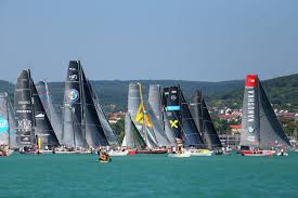 Balatonfüred és a kékszalag neve összeforrt egymással, a városnak fontos a verseny és a vitorlássport is. Tippeljen Es Nyerjen Audi Ajandekokat Kekszalag Eselylatolgato Aqua Online Magazin