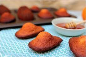 Madeleines Au Safran Orange Et Miel De Yotam Ottolenghi Happy Papilles Recette Dessert A L Orange Madeleine Recette Madeleine