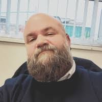 Leslie Fleet's Instagram, Twitter & Facebook