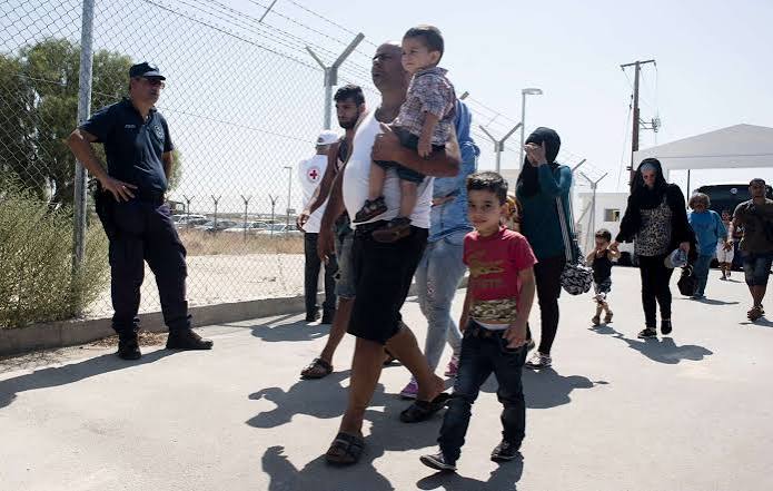 Teruglezen - Tusk: 'Exodus zal nog jaren duren' | de Volkskrant