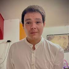 Abraham Favela (@faveelaa)